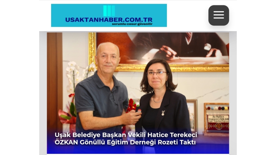 Uşak Belediye Başkan Vekili Hatice Terekeci Özkan Gönüllü Eğitim Derneği Rozeti Taktı
